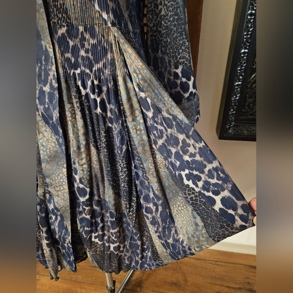 Blue Animal Print Button-Up Blouse. - Picture 8 of 12